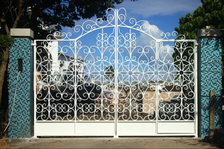 Wrought Iron Entrance Gates - Feature Pattern